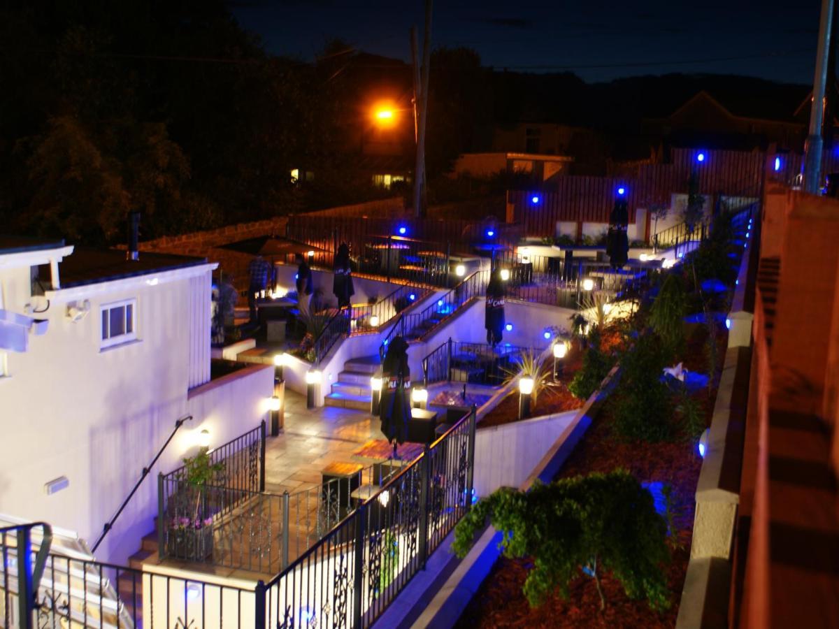 The Fountain Inn Hendy المظهر الخارجي الصورة