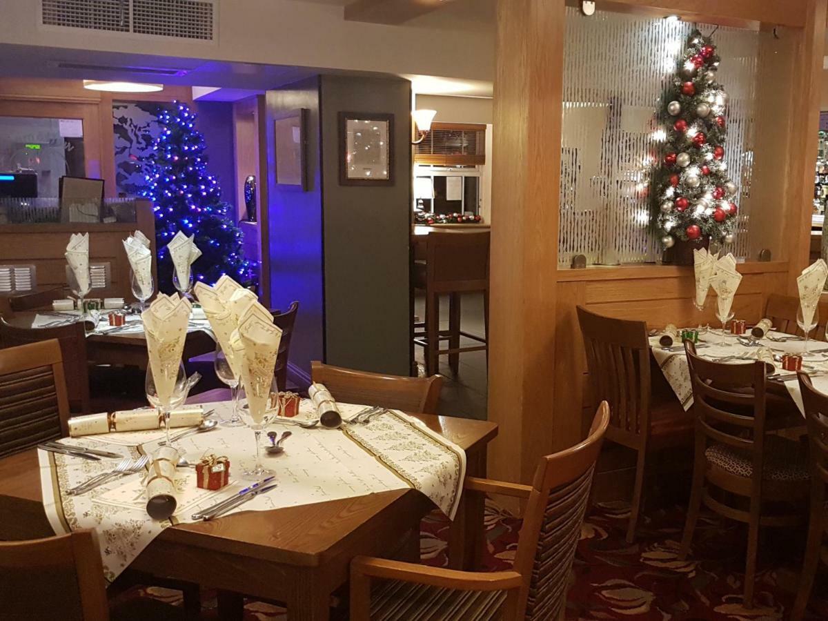 The Fountain Inn Hendy المظهر الخارجي الصورة